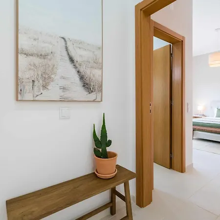 Villa Magical Lightbeach And Golf, Lagos *