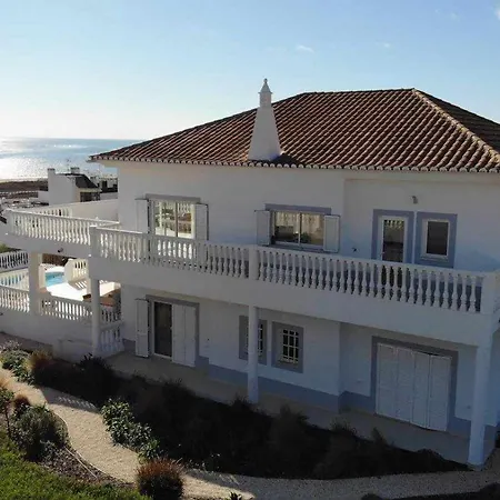 Villa Magical Lightbeach And Golf, Lagos