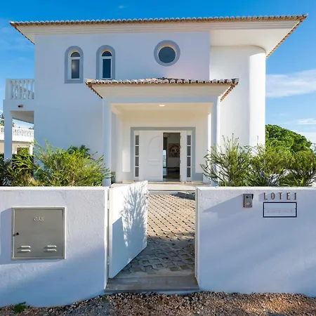 Villa Magical Lightbeach And Golf, Lagos