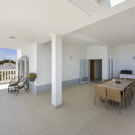 Magical Lightbeach And Golf, Lagos *