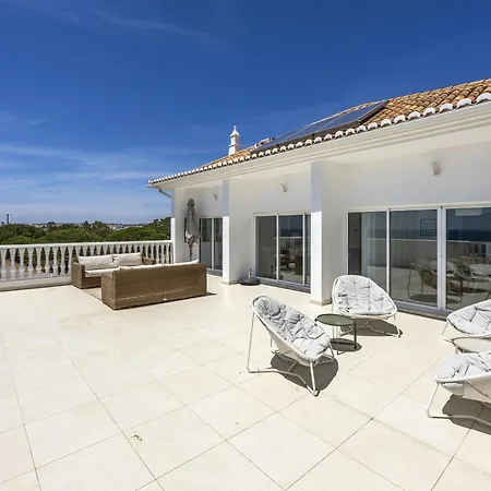 Magical Lightbeach And Golf, Lagos *