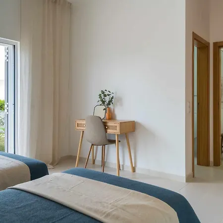 Magical Lightbeach And Golf, Lagos Villa *