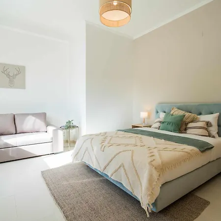 Villa Magical Lightbeach And Golf, Lagos *